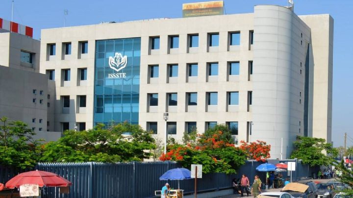 Tras recibir la vacuna Pfizer contra el Covid-19 hace un mes, mueren médico y enfermera