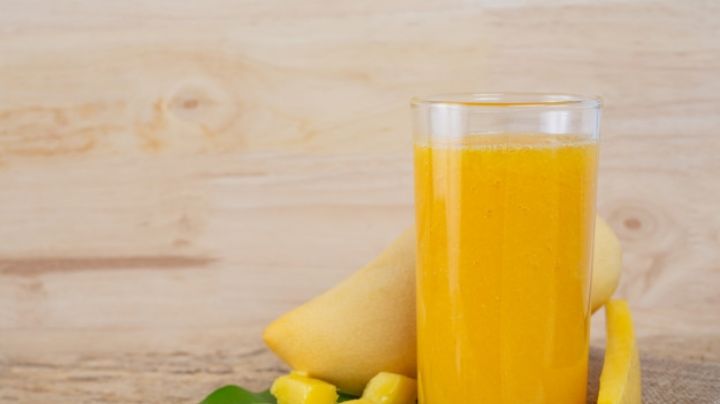 Disfruta de todos los beneficios del mango en un rico y refréscate jugo casero