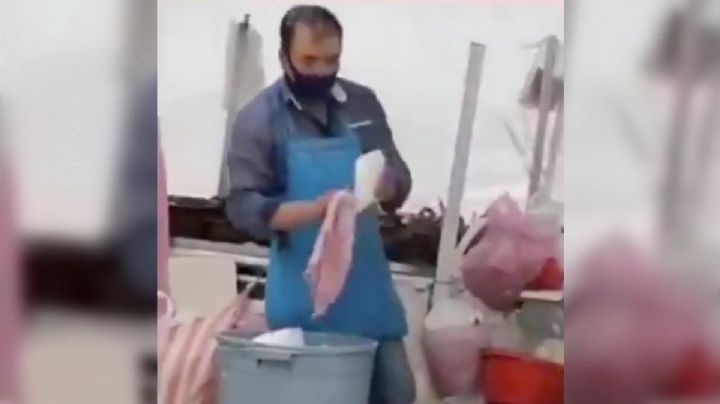 VIDEO: Exhiben a vendedores ambulantes de comida "al reciclar" desechables de la basura