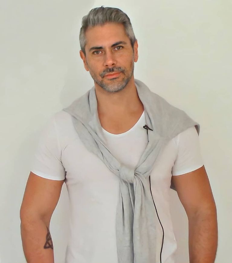 Patricio Cabezut es acusado de abusar de sus hijas