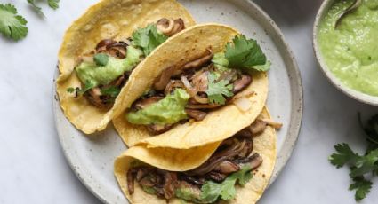 ¿No te gusta el pescado? Prepara unos tacos de setas estilo carnitas esta cuaresma