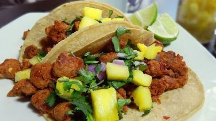 Convierte el viernes santo en día de tacos con este exquisita carne al pastor de soya