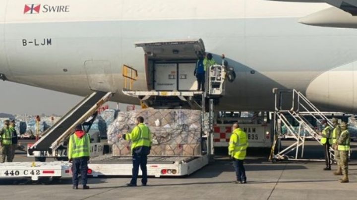 Covid-19: Llegan a México las primeras dosis de la vacuna china CoronaVac