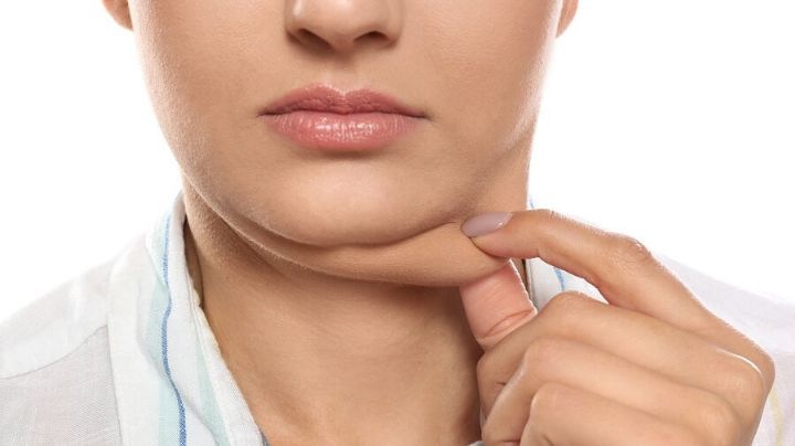 Dile adiós a la molesta papada con ayuda de estos sencillos pero eficaces ejercicios