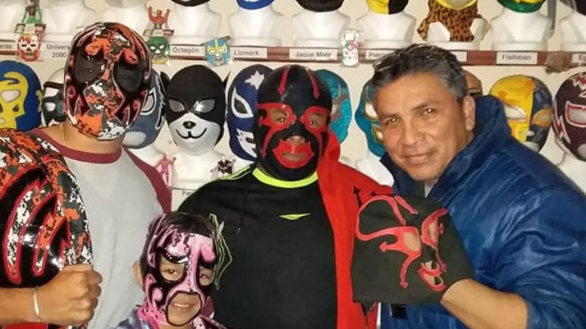 ¡Increíble colección! El cajemense Jesús Pedroza tiene más de 600 máscaras de Lucha Libre