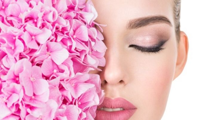 Obtén la belleza de la naturaleza con alguna de estas sencillas mascarillas de flores