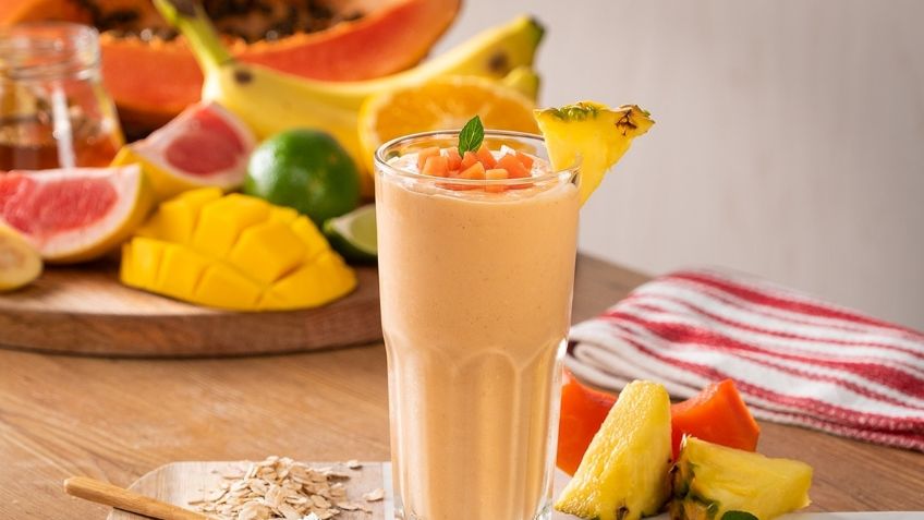 Mejora tu digestión con ayuda de este delicioso licuado de papaya y piña