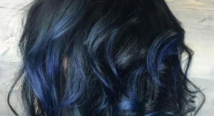 Como el mar, el 'balayage' azul le dará la personalidad de la marea a tu cabello