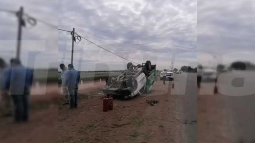 Peligro en el Valle del Yaqui: Vuelca camioneta con cilindros de gas y chofer resulta herido