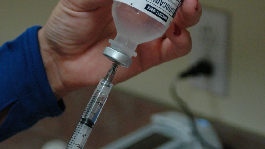 ¿Las vacunas contra el Covid-19 serían una cura para gente contagiada? Expertos responden