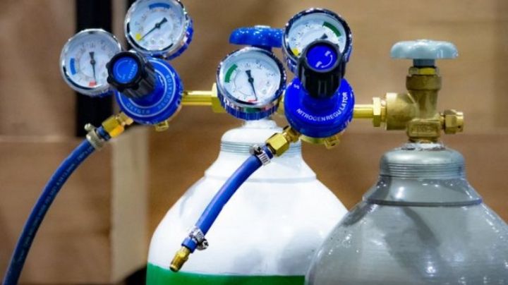 VIDEO: Despiadado enfermero roba tanques de oxígeno a paciente con Covid-19 y huye