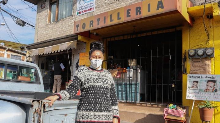 Historias de esperanza: Tortillería ayuda a estudiantes y abuelitos en la pandemia