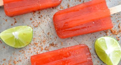 Dale batalla al terrible calor con unas ricas paletas heladas de chamoy