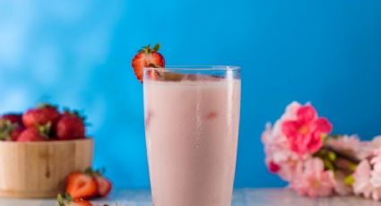 El toque final de todas tus comidas será esta increíble agua de horchata de fresa