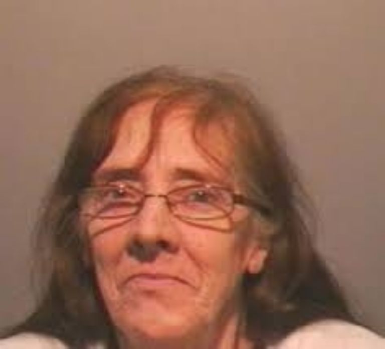 Madre y hermana de pederasta hacen mensajes falsos en Facebook