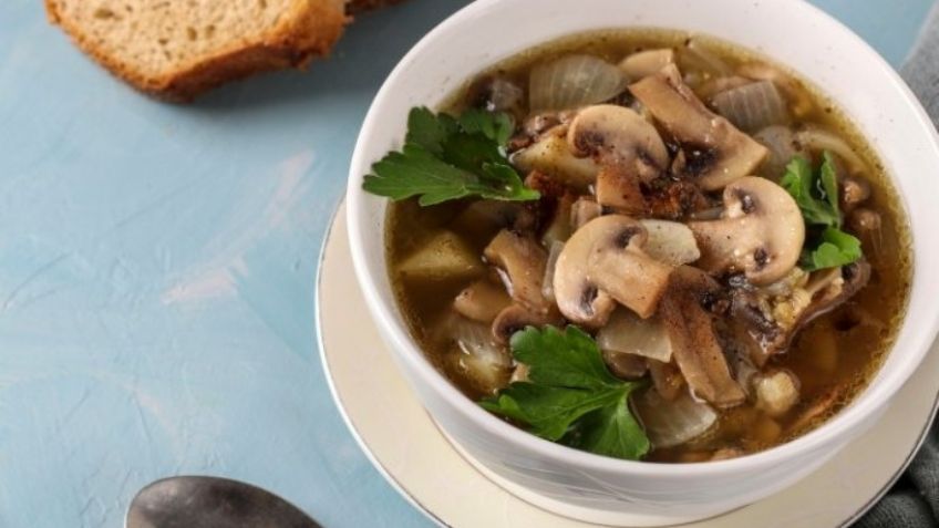 No dejes de consumir proteína en esta Cuaresma al preparar esta rica sopa de champiñones