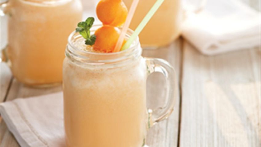 Dile adiós al calor con esta refrescante agua de melón; su toque cremoso te encantará