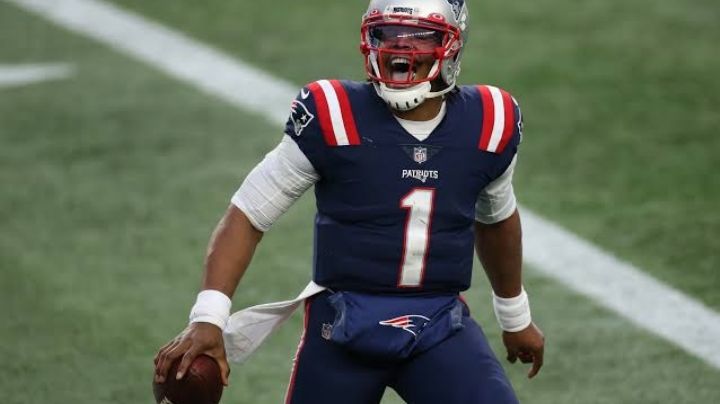 Cam Newton estará de vuelta con los Patriotas; acuerda por una temporada con New England