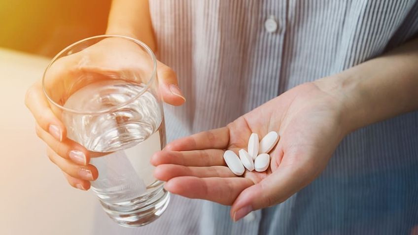 ¿Se puede tomar medicamentos con la vacuna anti-Covid? Expertos responden