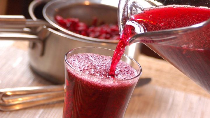 Dile adiós al calor de las vacaciones de Semana Santa con esta agua de frambuesa y chía