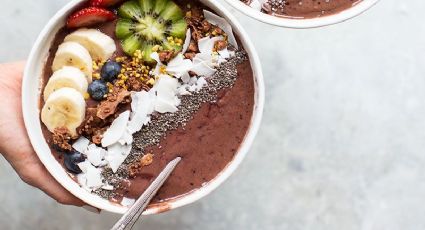 ¿Desayuno saludable? Claro que sí, disfruta de este 'smothie bowl' de chocolate 'fitness'