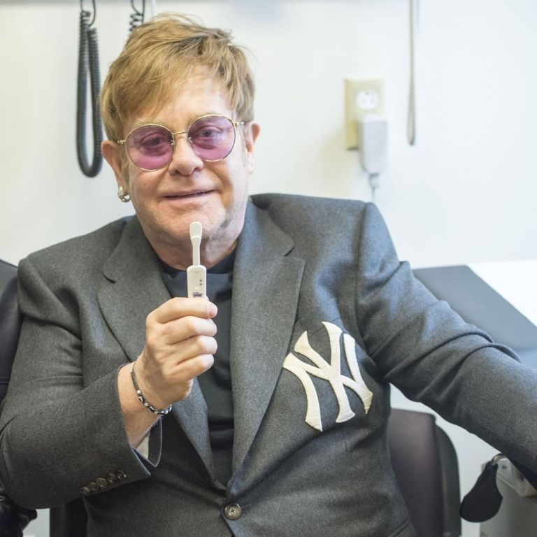 Elton John revela que ha perdido muchos órganos