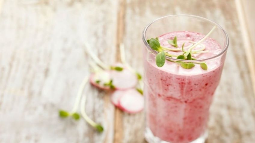 Desintoxica tu cuerpo con este sencillo y nutritivo jugo de rábano con piña