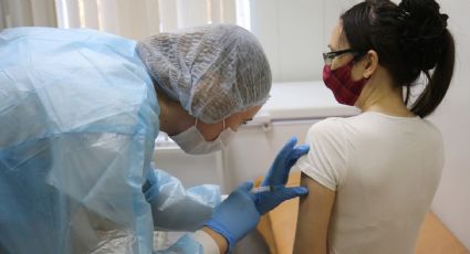 "(El Gobierno) nos dejó atrás": Médicos mexicanos piden ayuda a la OMS para ser vacunados