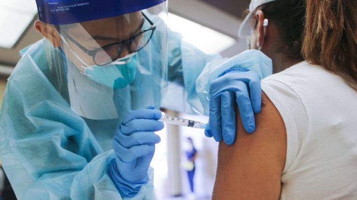 Usurpan identidad de personas muertas para que los vacunen primero contra el Covid-19