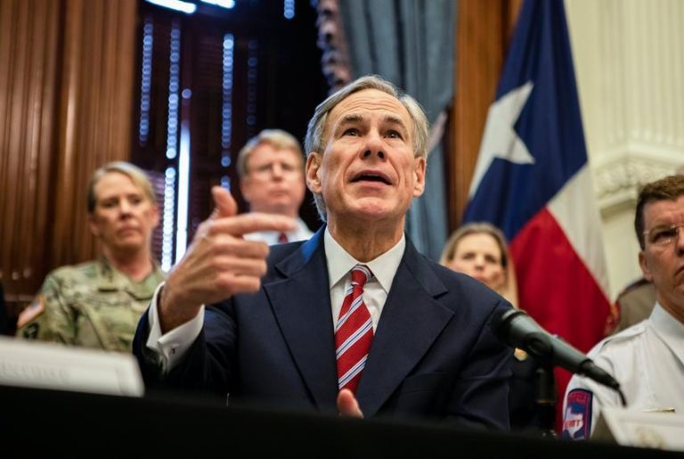 Greg Abbott dijo que hay un desastre humanitario en la frontera con México