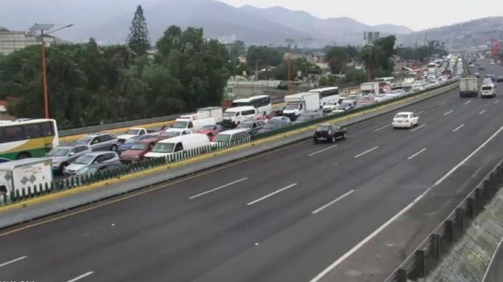 Hallan cuerpo embolsado en la carretera México-Pachuca; se desconoce la identidad de la víctima