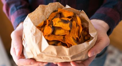 ¡No imaginarás que son saludables! Estas chips de camote serán tu botana favorita