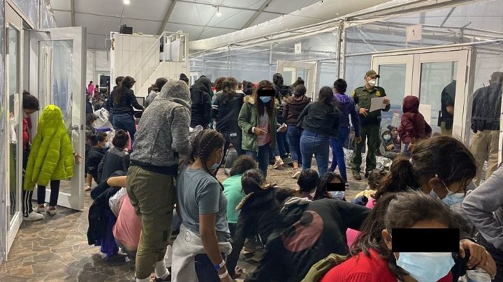 Revelan impactantes FOTOS de niños indocumentados hacinados en prisiones de ICE