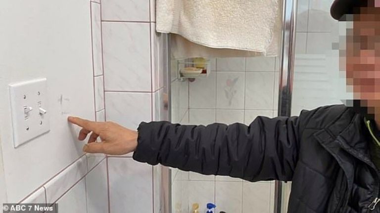 Estudiante pide ayuda durante clase en Zoom