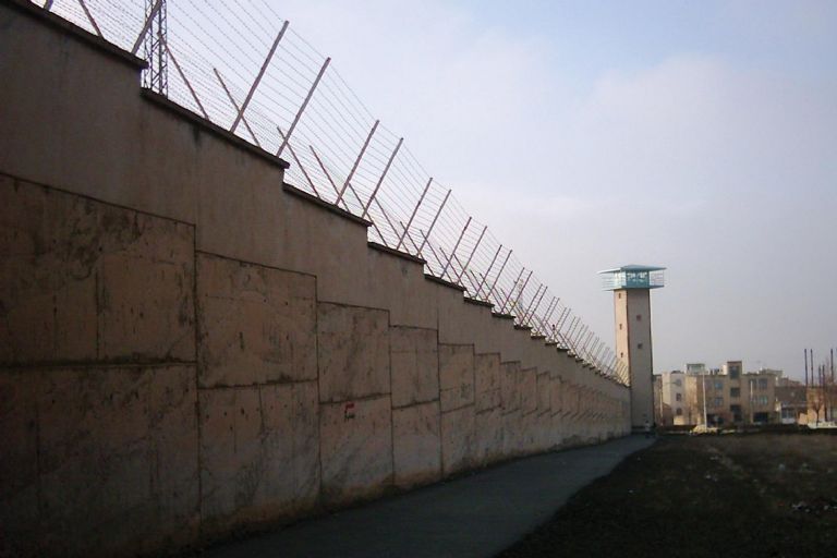 Madre iraní mata a su esposo y, en venganza, es ejecutada por su hija