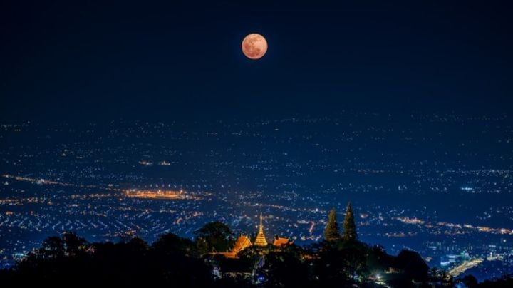 Prepárate para ver el próximo eclipse lunar con este calendario astronómico 2021