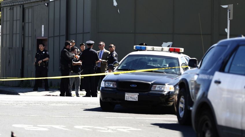 (VIDEO) Racismo en EU: Mujer asiática es víctima de robo y golpiza; solo volvía a su casa