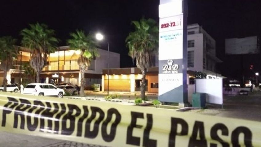 Terror en Cancún: 3 hombres disparan en bar; dejan un muerto y 4 heridos