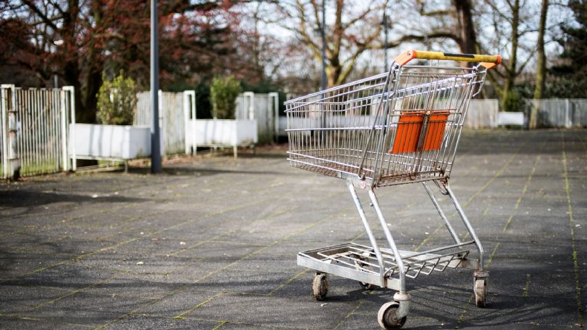 Aterrador feminicidio: Encuentran a una mujer encobijada en un carrito de supermercado