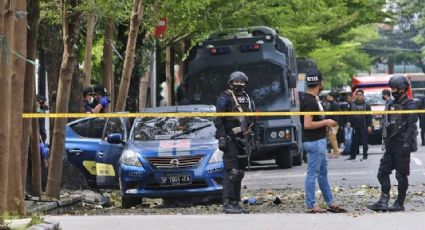 VIDEO: Dos personas se sacrifican dentro de iglesia católica de Indonesia; hay 14 heridos