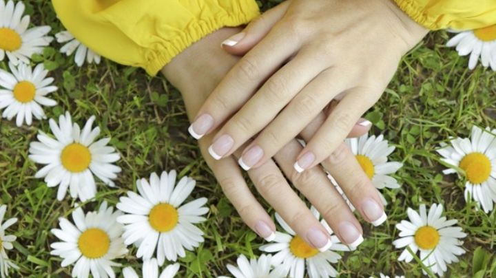 Consiente tus manos al dejarlas muy bellas con los diferentes tipos de uñas postizas