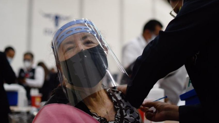 Sheinbaum anuncia sedes y fechas para 'vacunación masiva' contra Covid-19 en CDMX