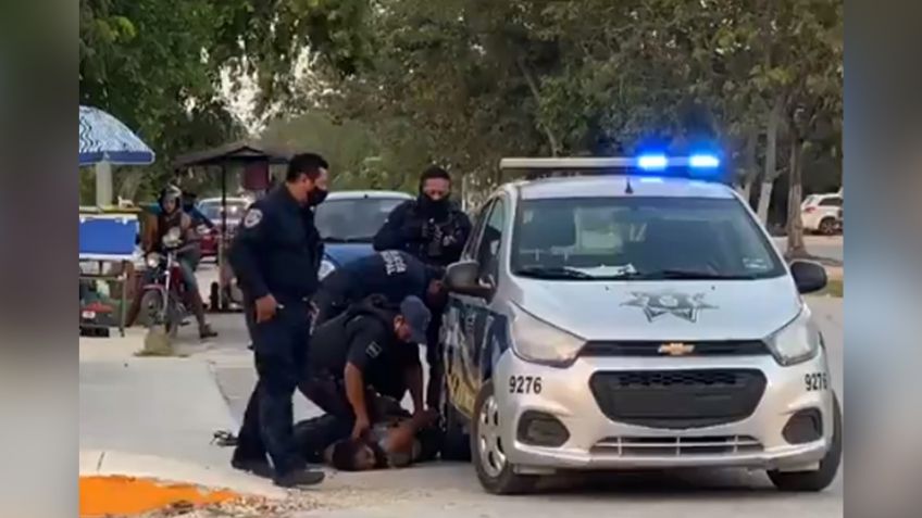 "Ya no se mueve": Policías someten a mujer  y muere en Tulum; VIDEO indigna las redes