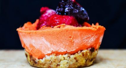 Benefíciate de todos los nutrientes del mamey con este dulce cheesecake