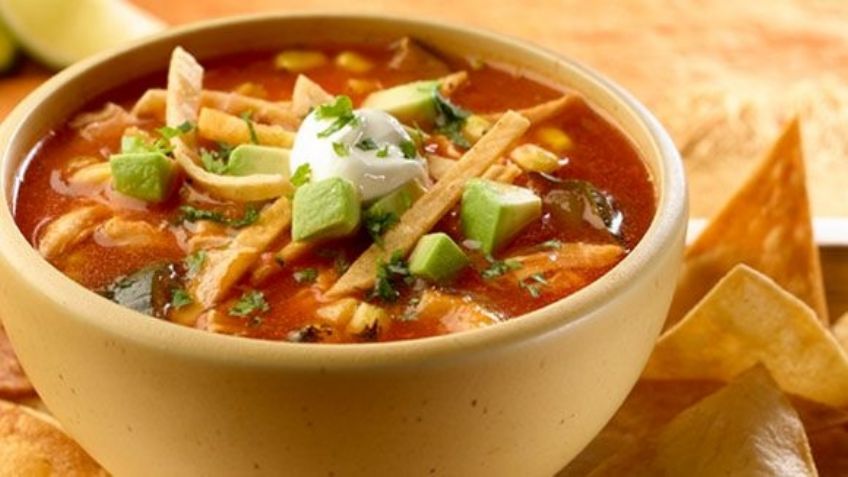 Dale un sabor muy mexicano a la Cuaresma con esta sopa de tortilla tradicional