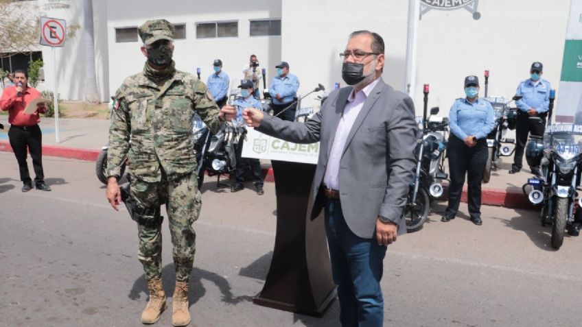 ¿Y el Covid? Mariscal Alvarado reaparece en evento a días de contraer Covid-19