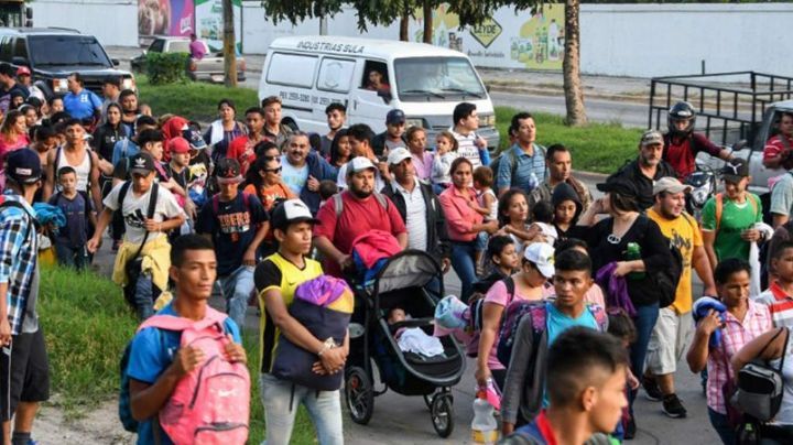 Caravana con al menos 400 migrantes atraviesa México en busca del 'sueño americano'