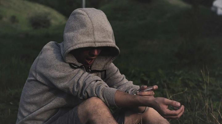 James ve cómo amputan su pierna por consumir drogas; era adicto desde los 9 años