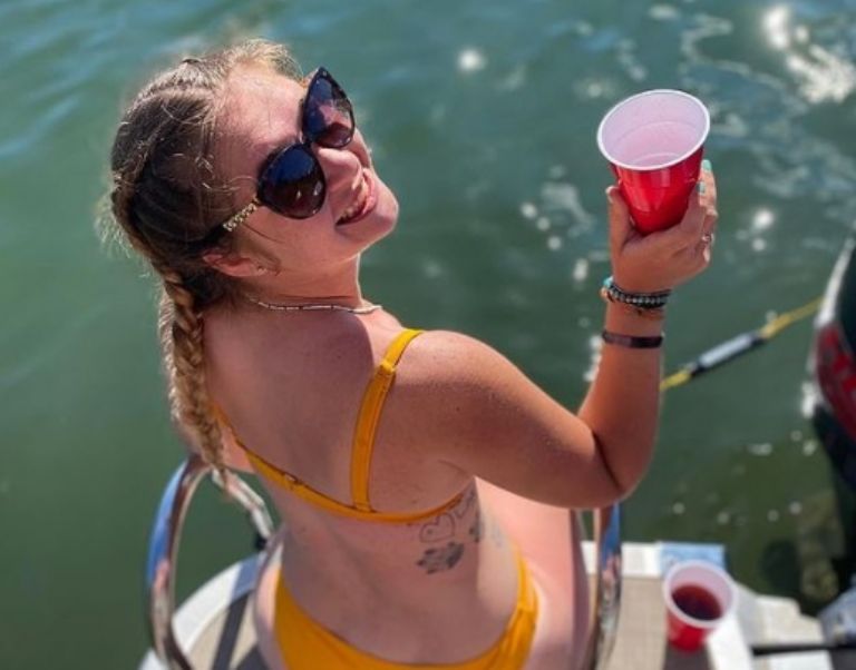 Sydney Therriault murió asfixiada en su cuarto de hotel