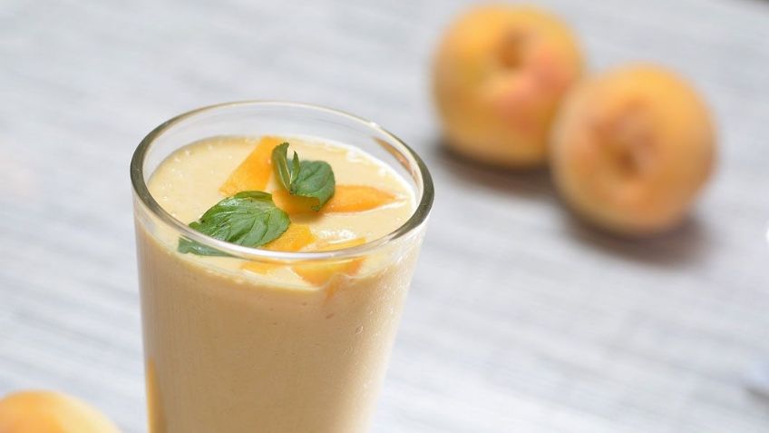 ¡Cremoso y delicioso! Olvídate del calor de la primavera con este licuado frío de durazno